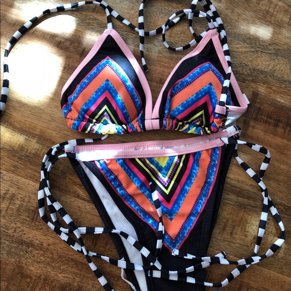 Last! Push Up Padded Stripe Swimsuit Bikini - Picture 2 of 5